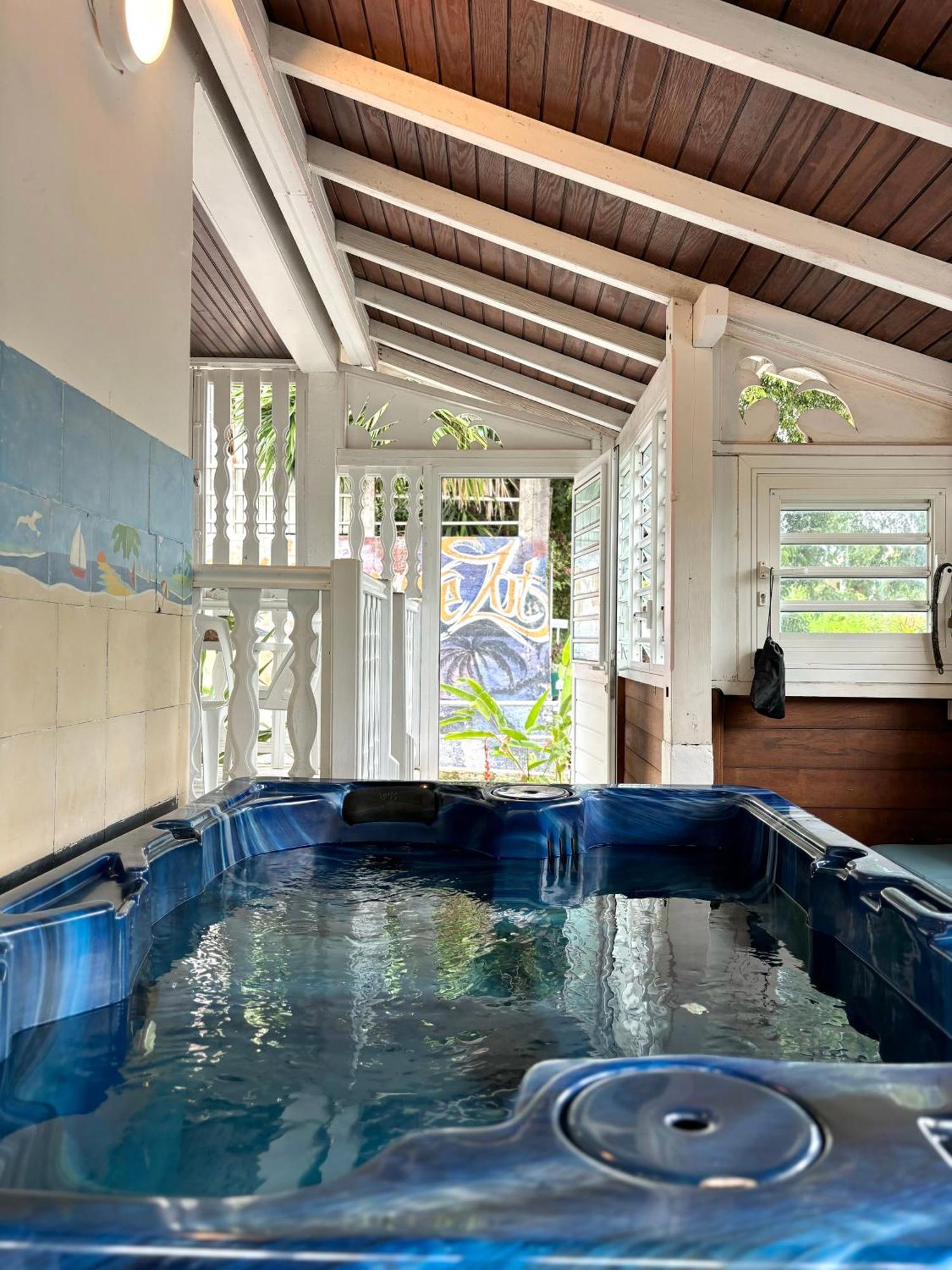 Le Nid De Lorhila - Jacuzzi, Piscine, Plage Sainte-Anne  Ngoại thất bức ảnh