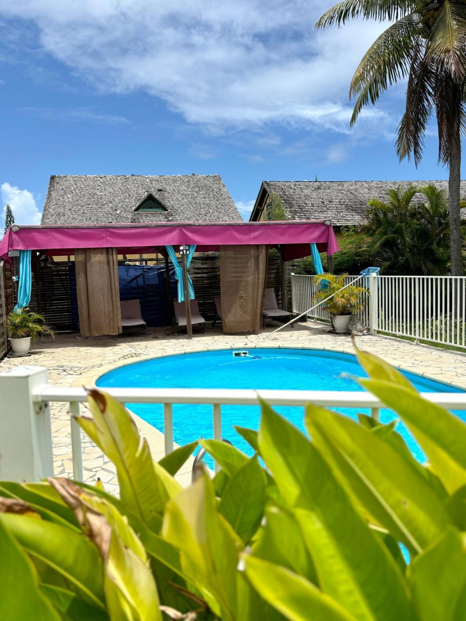 Le Nid De Lorhila - Jacuzzi, Piscine, Plage Sainte-Anne  Ngoại thất bức ảnh