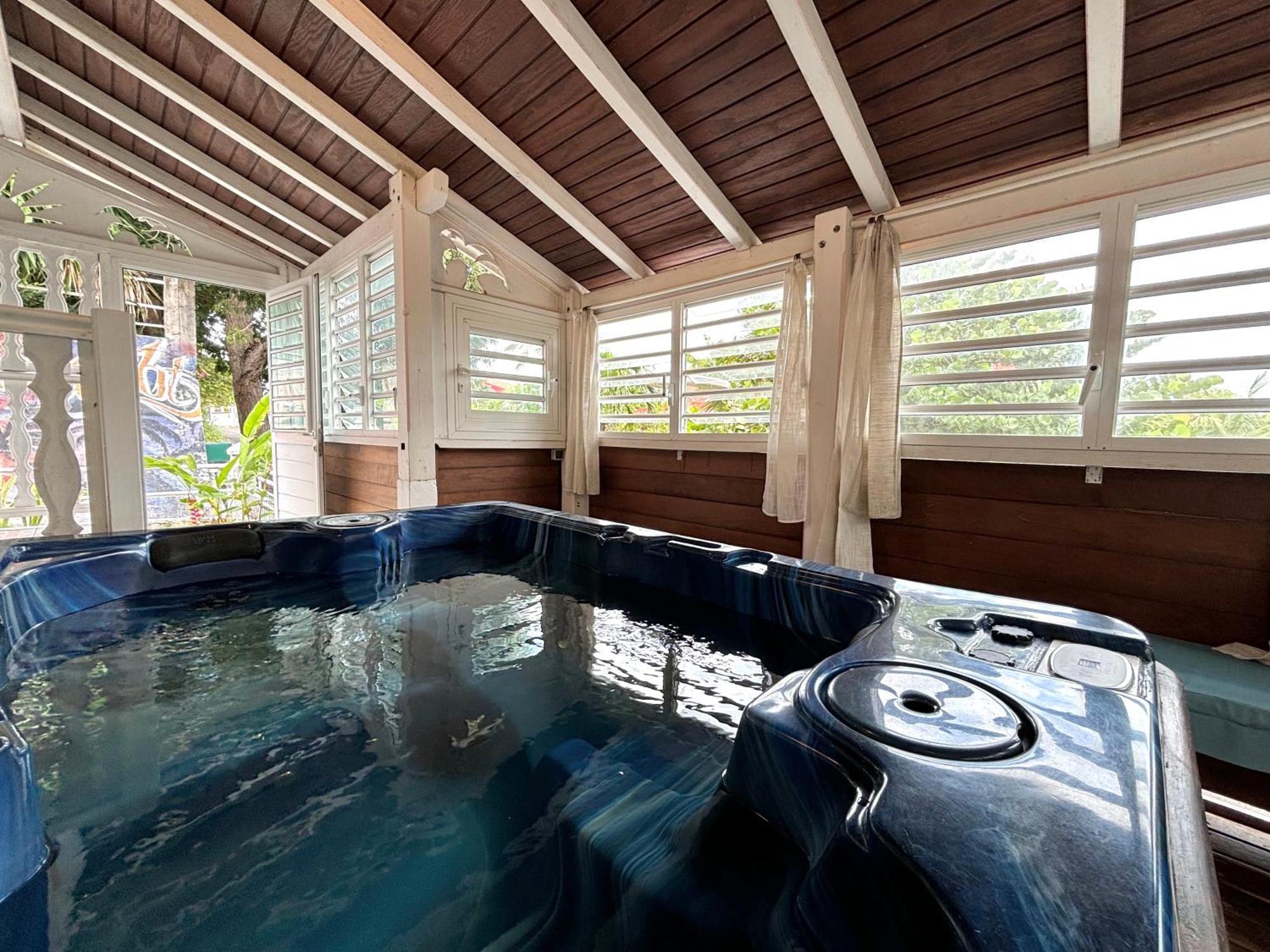 Le Nid De Lorhila - Jacuzzi, Piscine, Plage Sainte-Anne  Ngoại thất bức ảnh
